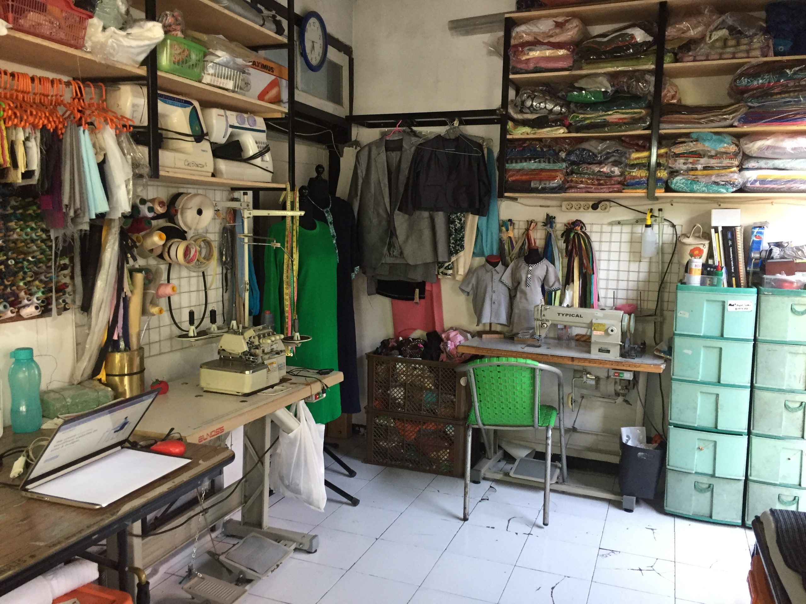 penjahit wanita mojokerto