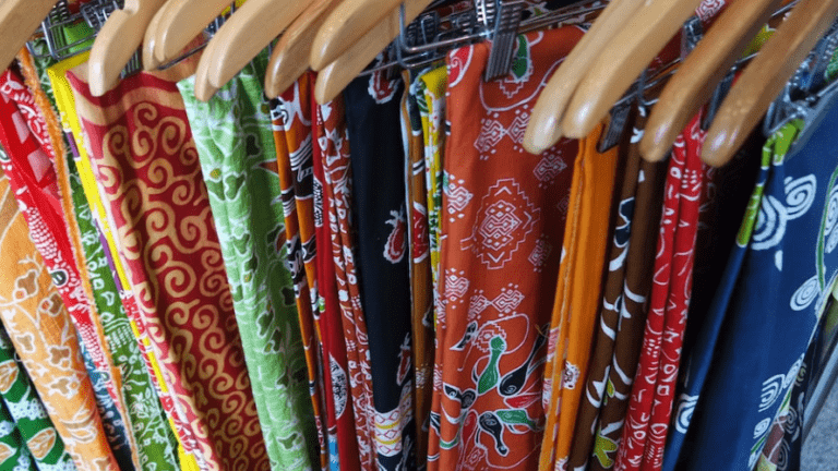 Keindahan dan Fleksibilitas Baju Batik dalam Tren Fashion Modern